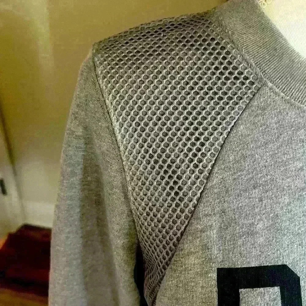 PINK ladies sweatshirt lightweight. Petite Small oversized. Long sleeve gray - Picture 4 of 9